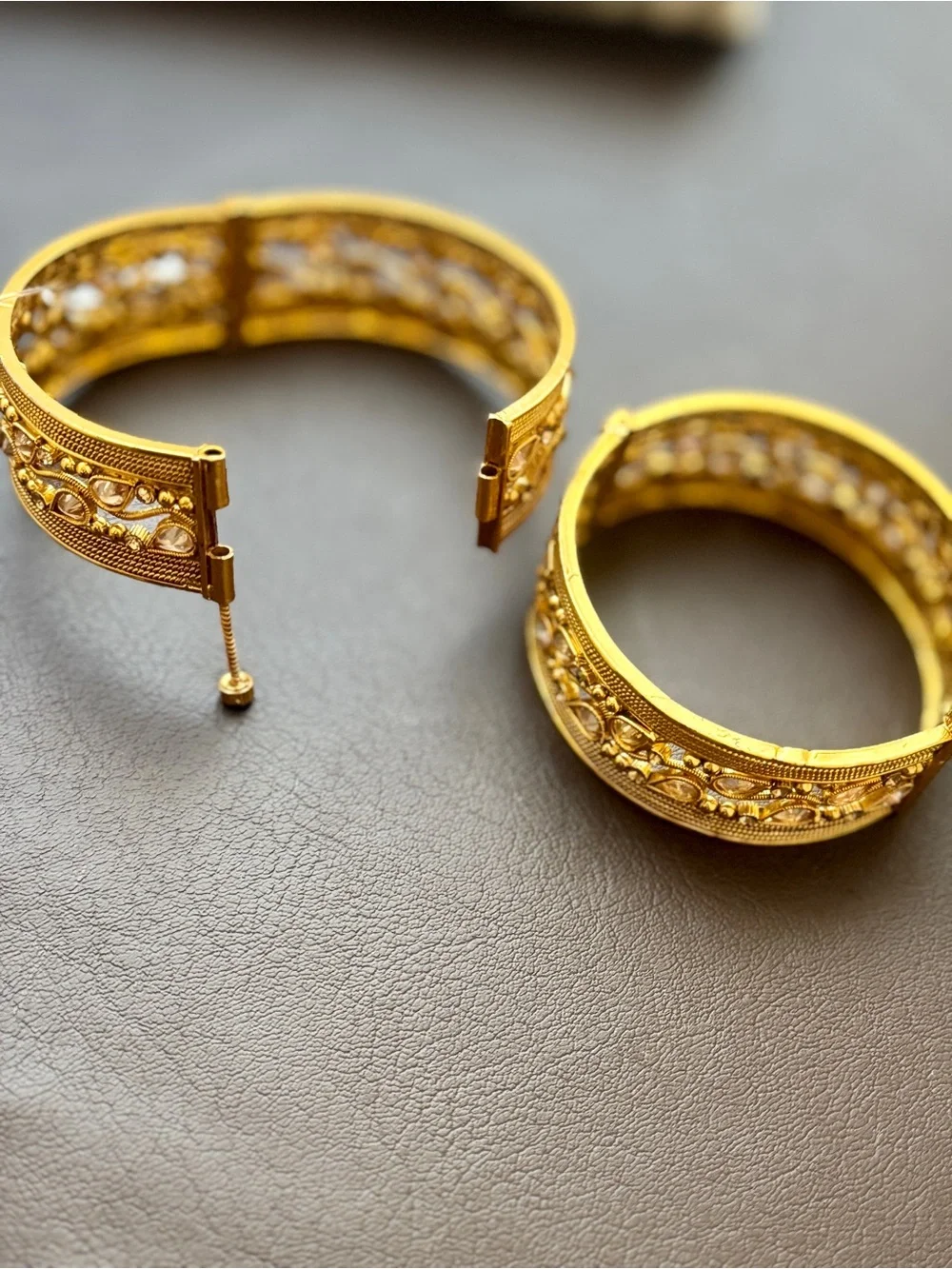 Gold-Tone Kundan Accent Women’s Bangle Set